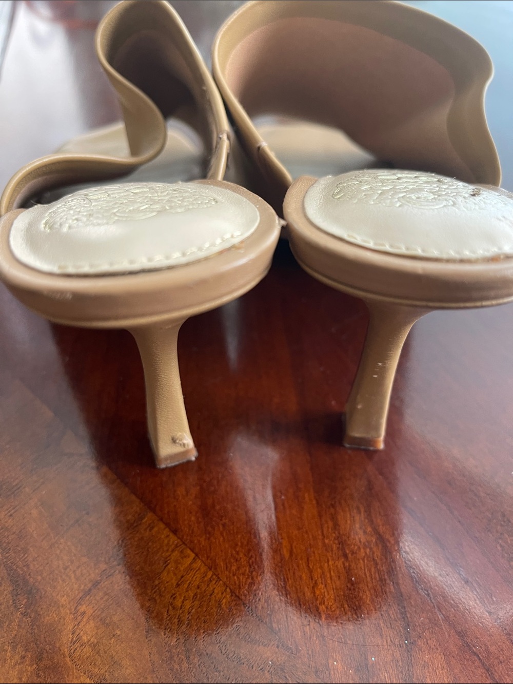 Vince Camuto Women's Beige/Tan Leather Slide Mules 7 - Picture 5 of 5